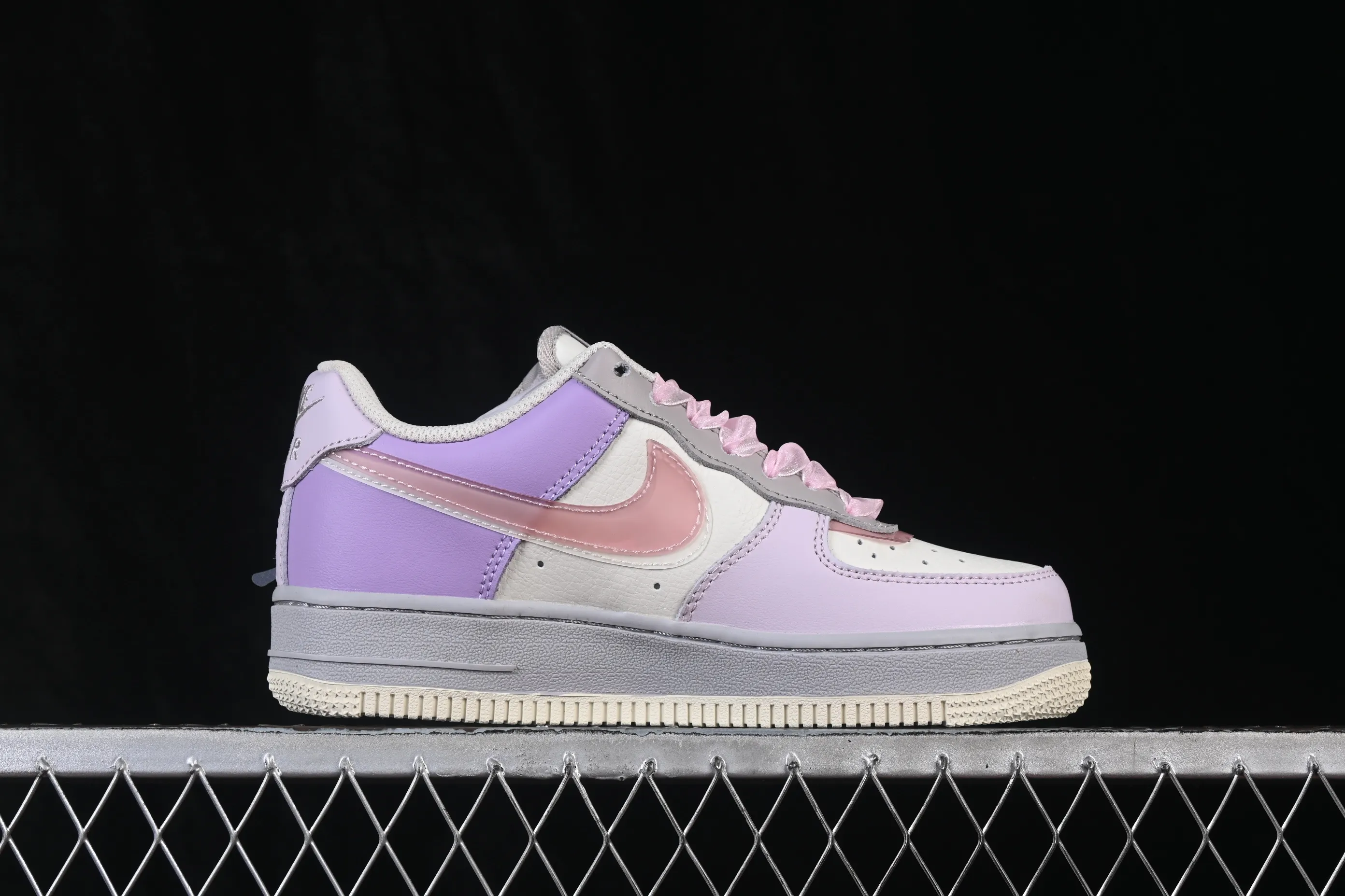 All categories Nk Air Force 1 Air Force series Nk Air Force 1 Low Air Force low-top Nike Air Force 1'07 Low Hand-painted graffiti Pink and purple butterfly language Air Force 1 low-top casual sneakers CJ0304-160